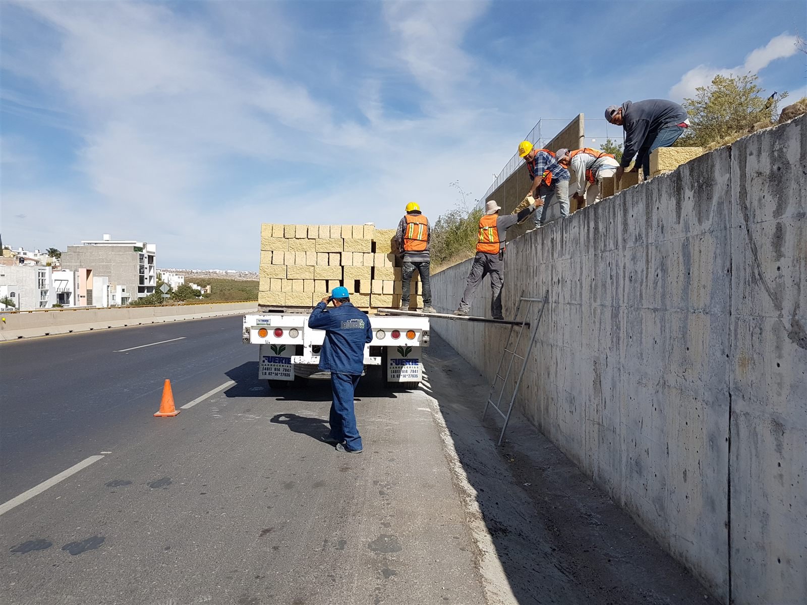 Obra civil y urbanización CEMP